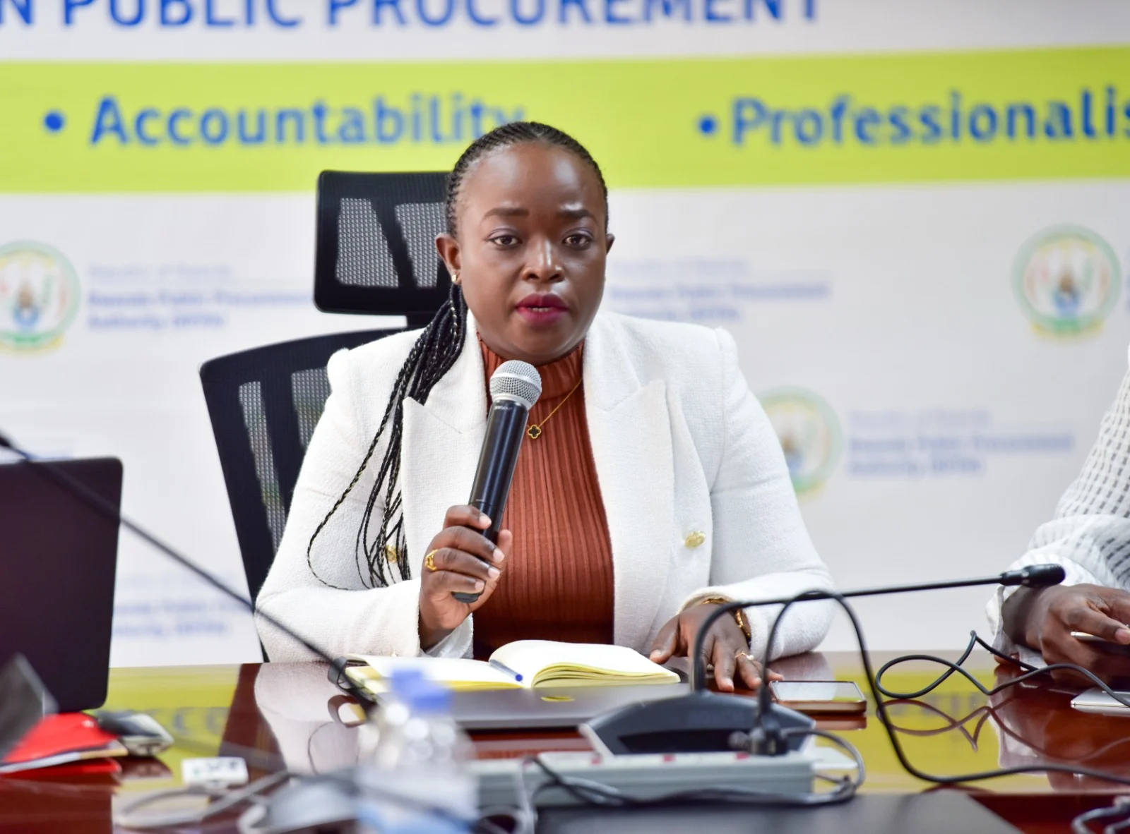 Abapiganira amasoko ya Leta basabwa kwita ku bidukikije