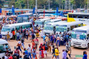 Kigali: Abajya mu Minsi Mikuru boroherejwe gutega baranenga ubuke bw’imodoka