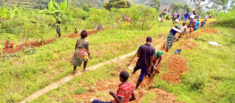 Muhanga: Abakoze muri VUP ntibahembwe bagenda bakebereza bihisha aho bikopesheje