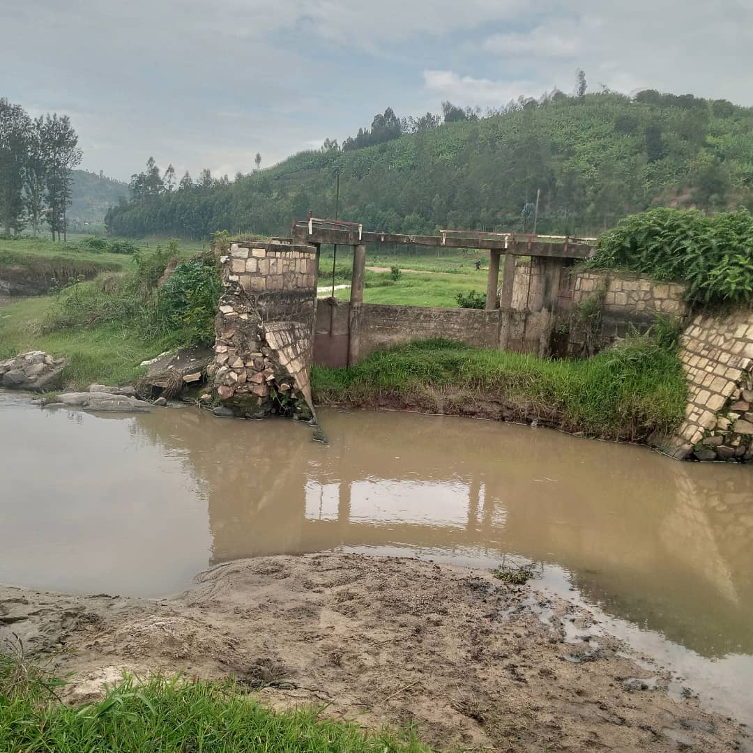 Ruhango: Abahinzi barifuza gusanirwa urugomero rwangiritse
