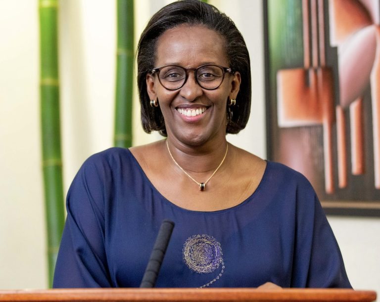 Jeannette Kagame yatanze impanuro ku rukundo n’urushako abihuza n’Iminsi Mikuru