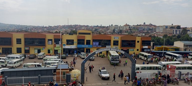 Muhanga: Kwizihiza iminsi mikuru ntibivuze gusesagura