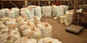Burera: Bizihije Noheli ibirayi biri ku giciro gito ariko inyama zahenze
