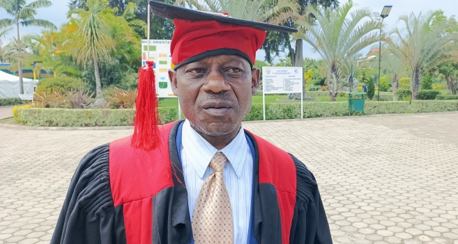 Musanze: Yagorwaga n’ikoranabuhanga ahitamo gusubira kwiga ku myaka isaga 50