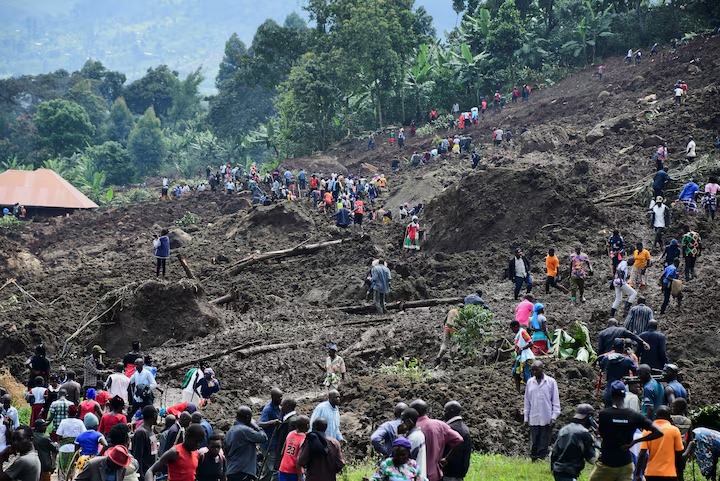 Uganda: Umubare w’abahitanywe n’inkangu umaze kugera kuri 28