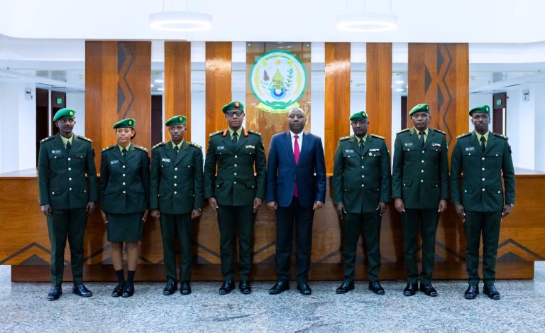Minisitiri w’Intebe yakiriye indahiro z’abarimo  Perezida w’Urukiko Rukuru rwa Gisirikare