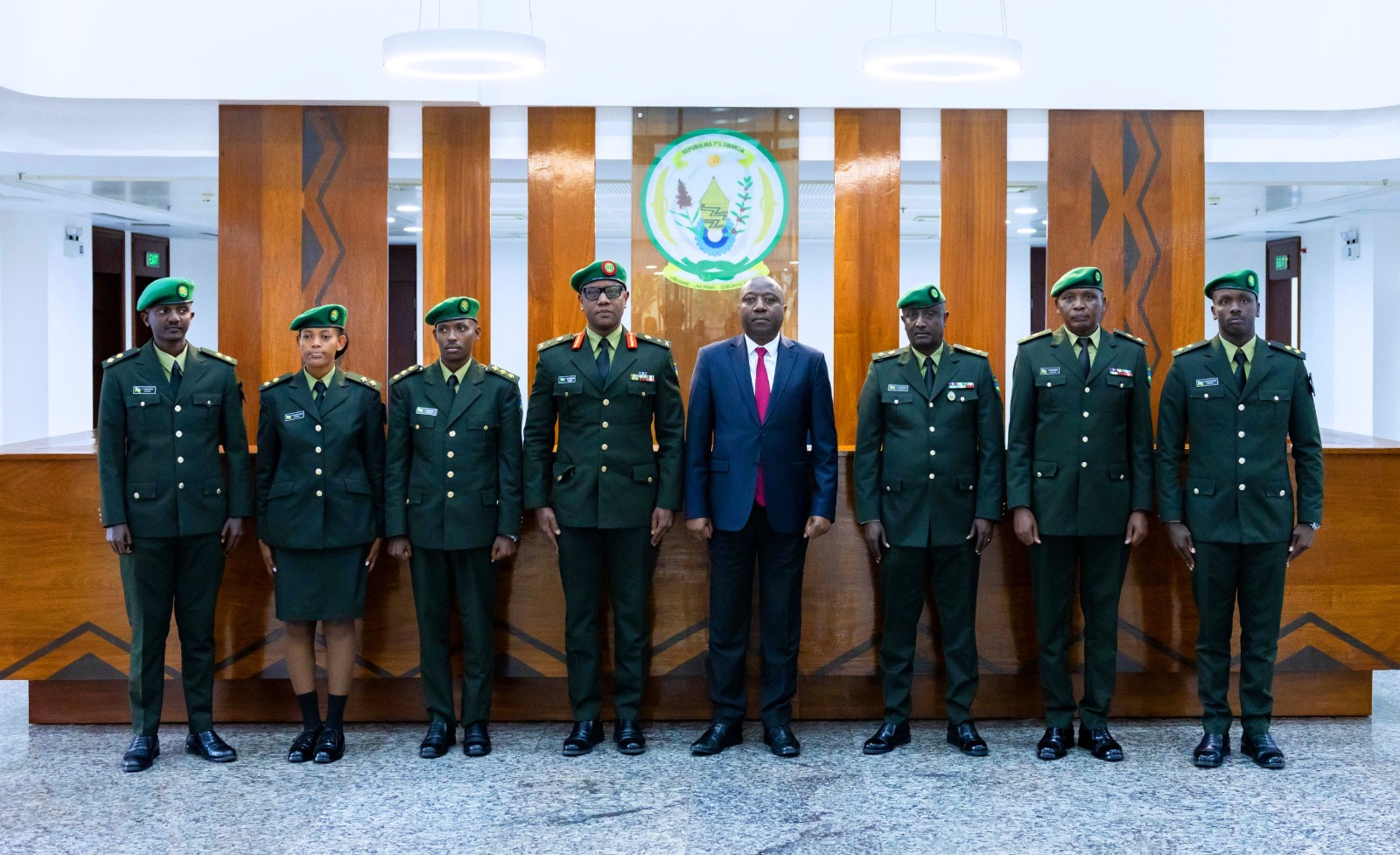 Minisitiri w’Intebe yakiriye indahiro z’abarimo  Perezida w’Urukiko Rukuru rwa Gisirikare