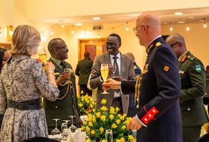 RDF yasangiye na ba ‘Defence Attachés’ mu Rwanda mu birori byo gusoza neza umwaka