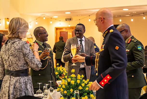 RDF yasangiye na ba ‘Defence Attachés’ mu Rwanda mu birori byo gusoza neza umwaka
