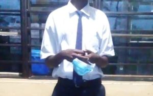 Nyamasheke : Umunyeshuri yafatanywe mudasobwa y’ishuri atabwa muri yombi