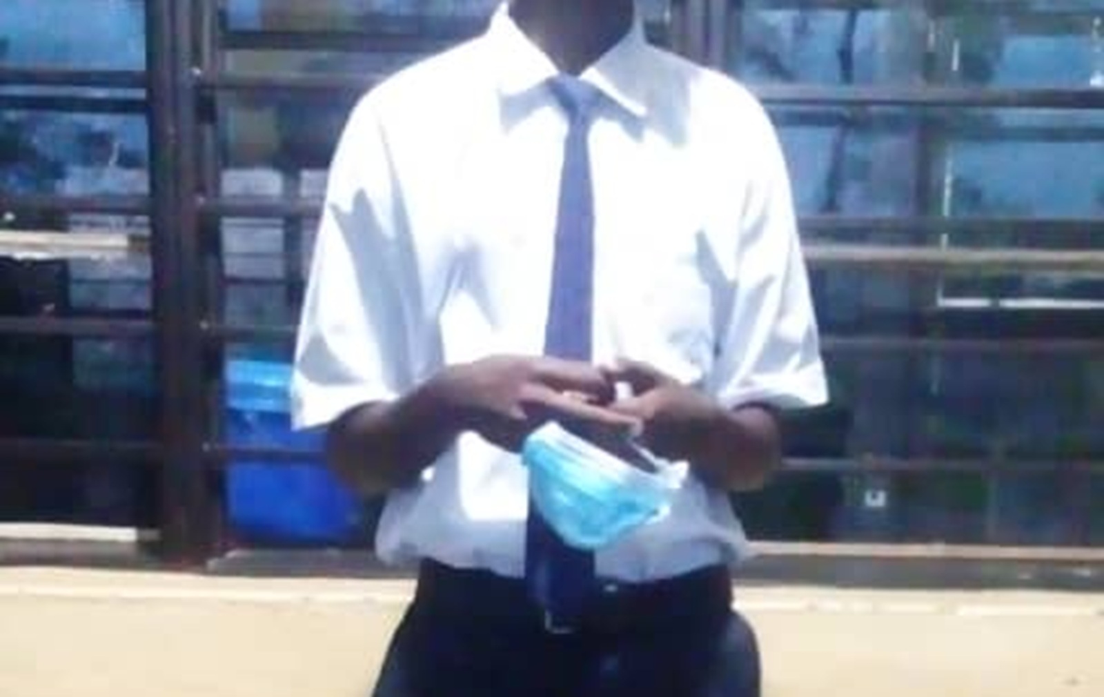 Nyamasheke : Umunyeshuri yafatanywe mudasobwa y’ishuri atabwa muri yombi
