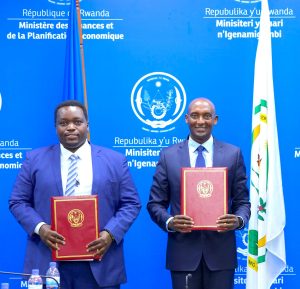 Richard Tusabe yahererekanyije ububasha na Godfrey Kabera