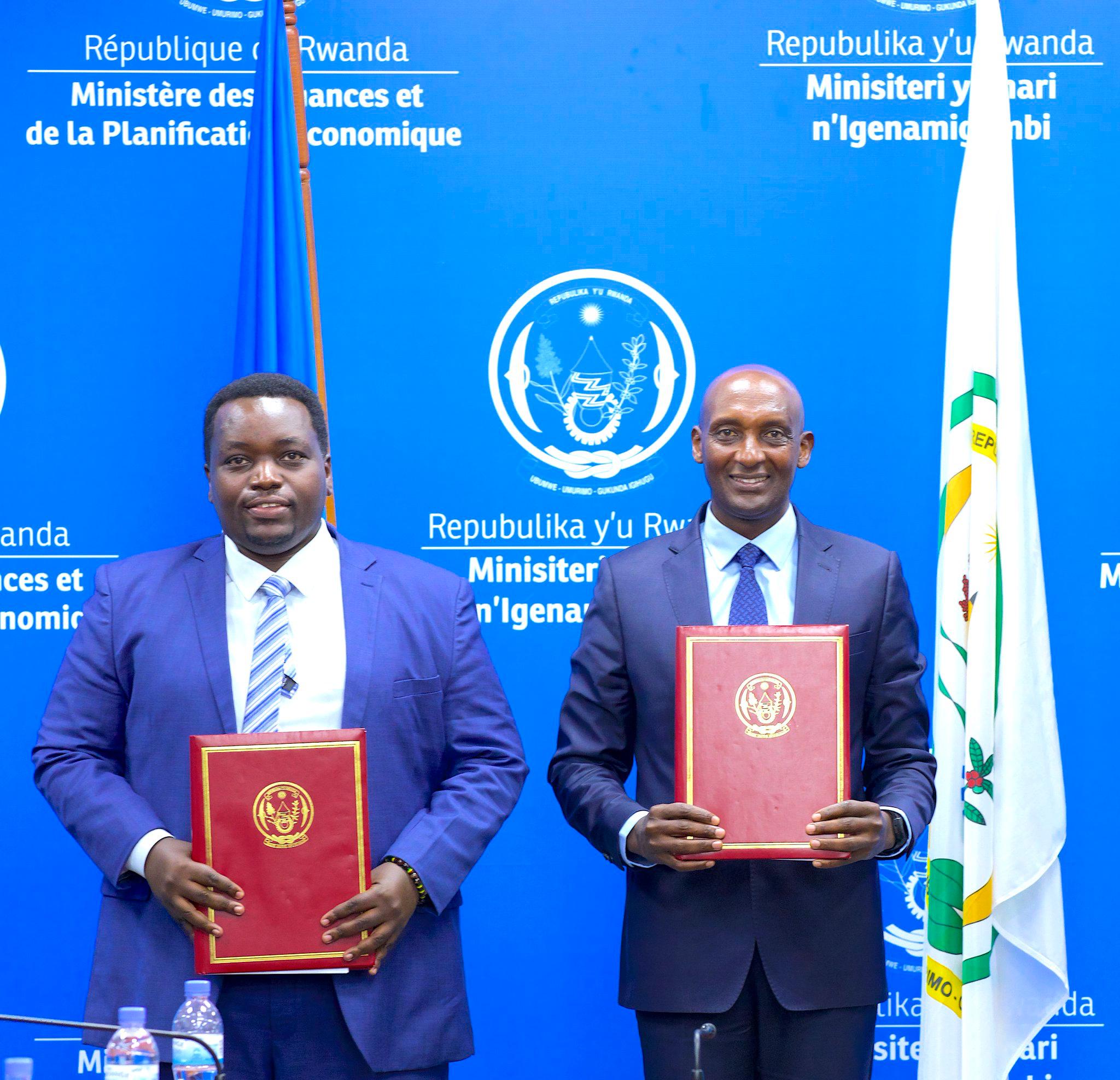 Richard Tusabe yahererekanyije ububasha na Godfrey Kabera