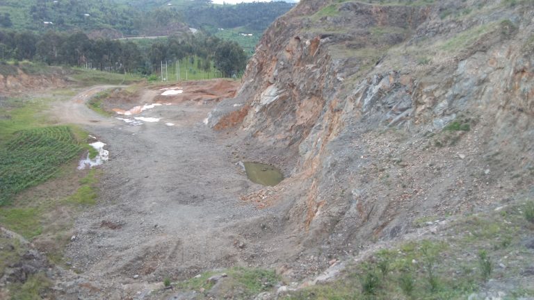 Rutsiro: Barasaba ko icyobo cyacukuwemo amabuye gifungwa kuko kibateza imibu