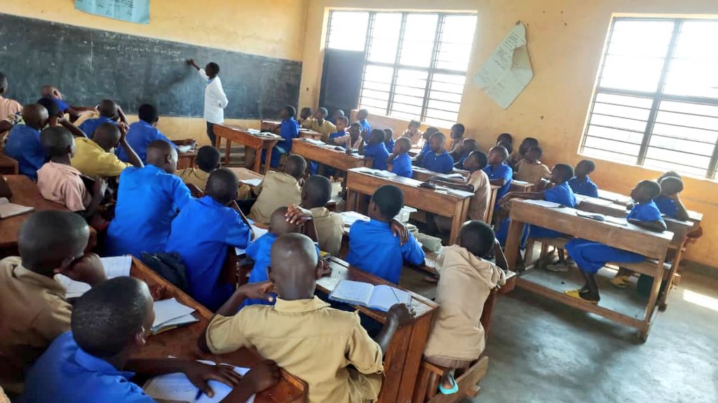 Gisagara: Ababyeyi batunguwe n’uburyo abana bahita batangira amasomo