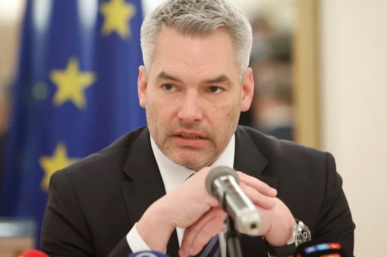 Autriche: Minisitiri w’Intebe yateguje ko azegura