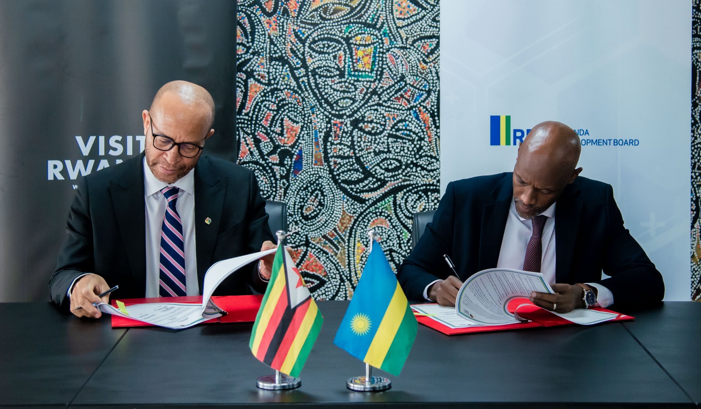 U Rwanda na Zimbabwe byongereye amasezerano yihutisha iterambere ry’ubukungu