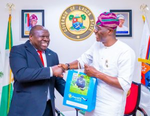 Amb Bazivamo yagiranye ibiganiro n’ubuyobozi bw’Umujyi wa Lagos  