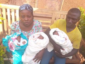 Rusizi: Umuryango utishoboye wibarutse 3 icyarimwe urasaba ubufasha