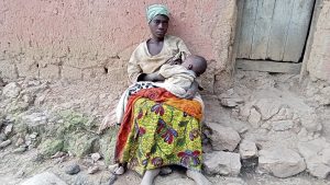 Rutsiro: Ufite ubumuga arasaba ubufasha bw’umwana we
