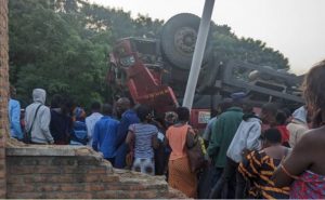 Rubavu: Ikamyo ya HOWO yacitse feri yinjira mu Bitaro bya Gisenyi ikomeretsa 4
