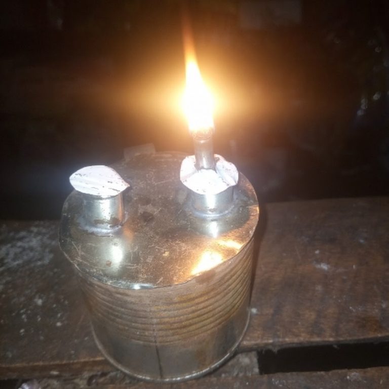 Burera: Bakoresha agatadowa amashanyarazi anyura hejuru y’ingo zabo