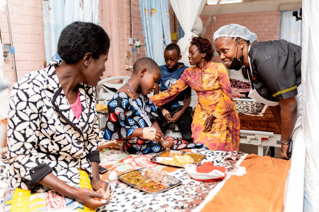 U Rwanda rugiye gukuraho gahunda yo kugemurira ibiribwa abarwayi ku bitaro