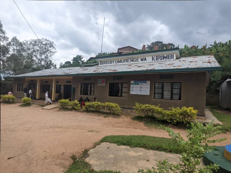 Nyamasheke: Imibiri 4 y’Abatutsi bishwe muri Jenoside yabonywe n’umuturage wahingaga