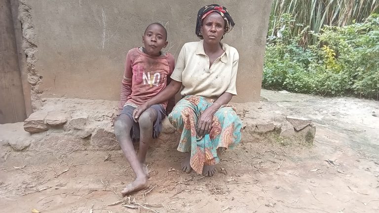 Karongi: Arasaba ubufasha bwo kujyana umwuzukuru we ufite ubumuga ku ishuri