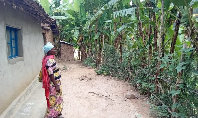Rutsiro: Uwashyizwe mu manegeka n’ikorwa ry’umuhanda arasaba kwimurwa