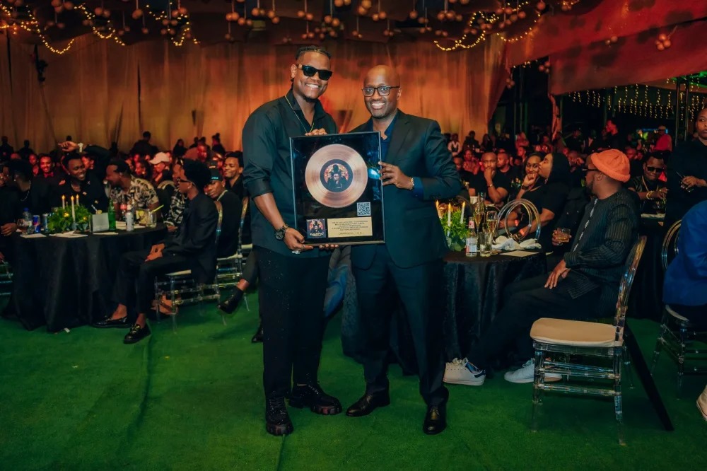 Minisitiri Nduhungirehe yanyuzwe na album ya Bruce Melodie