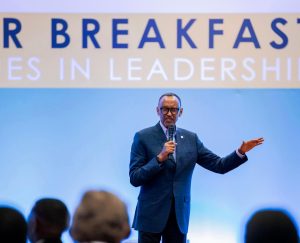 Bambaye ubusa no mu mutwe- Perezida Kagame yikomye abiyambika ubusa