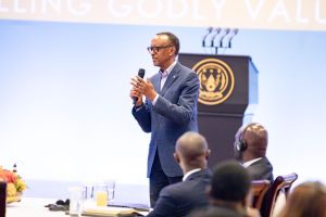 Perezida Kagame yashimiye abasengeye amatora