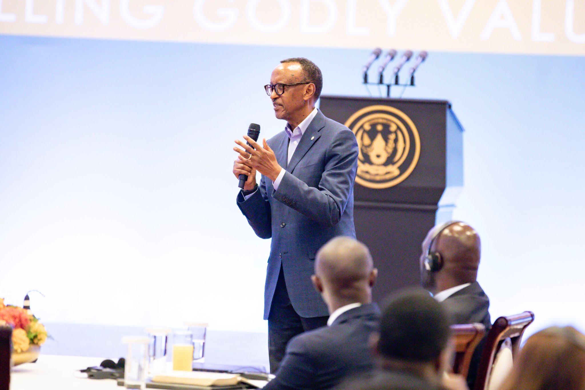 Perezida Kagame yashimiye abasengeye amatora