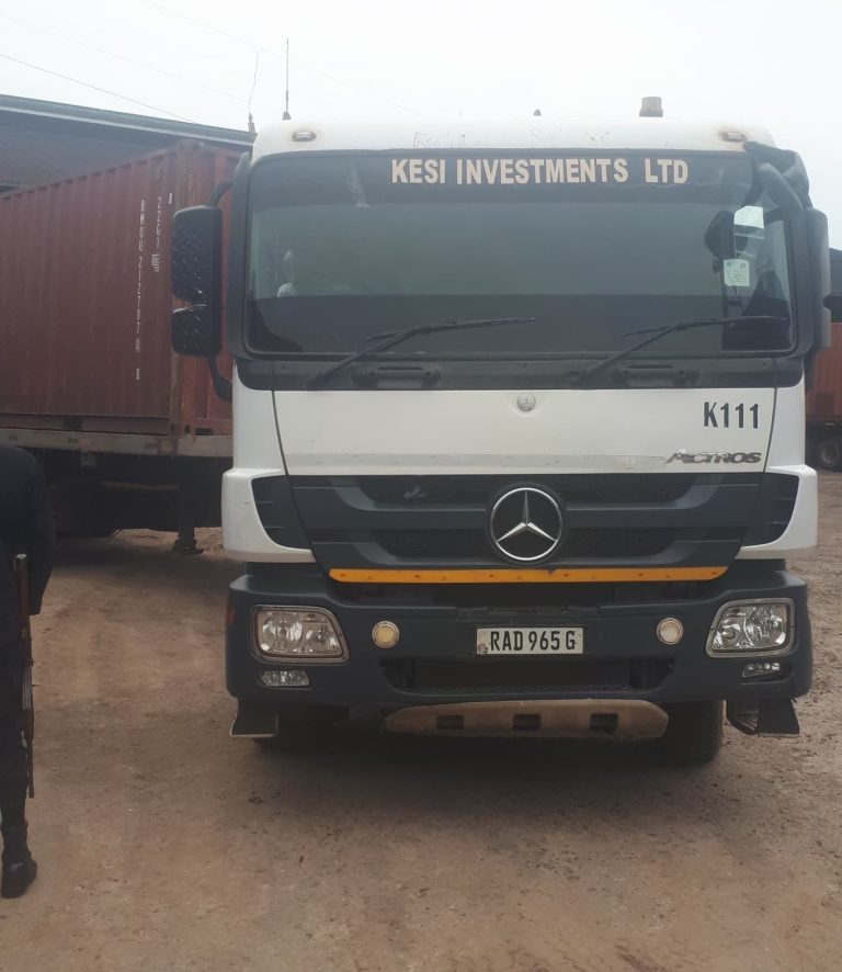 Rusizi: Umunyonzi yaguye mu mapine y’ikamyo igenda arakomereka bikomeye