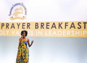 Gutarama imbere y’Umukuru w’Igihugu byampaye umukoro – Umusizi Uwababyeyi
