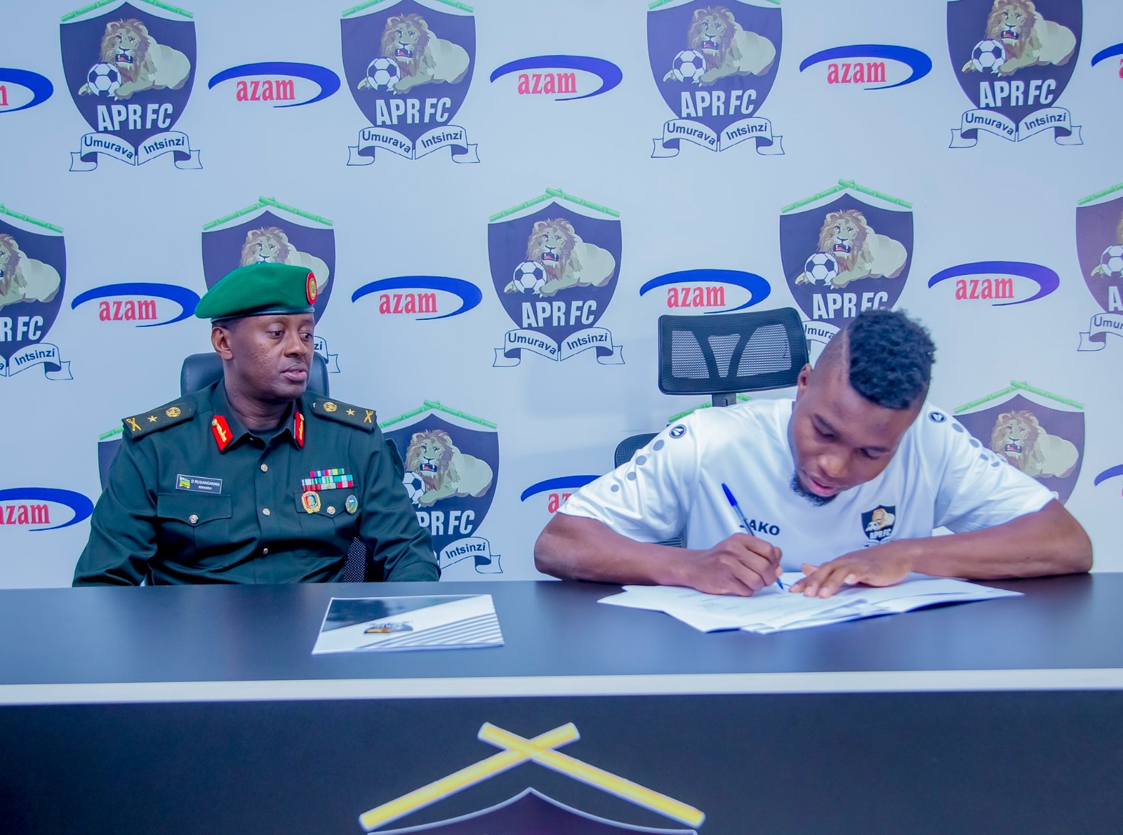 APR FC yemeje ko yasinyishije rutahizamu w’Umunya-Burkina Faso