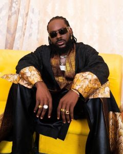 Kutiyizera byatumaga Adekunle Gold atinya kubura abantu