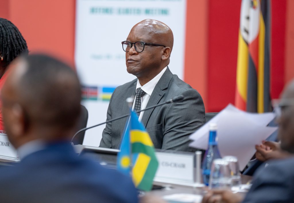 Minisitiri w’ingabo yasabye ibihugu bigize Umuhora wa Ruguru gufatanya mu bya gisirikare