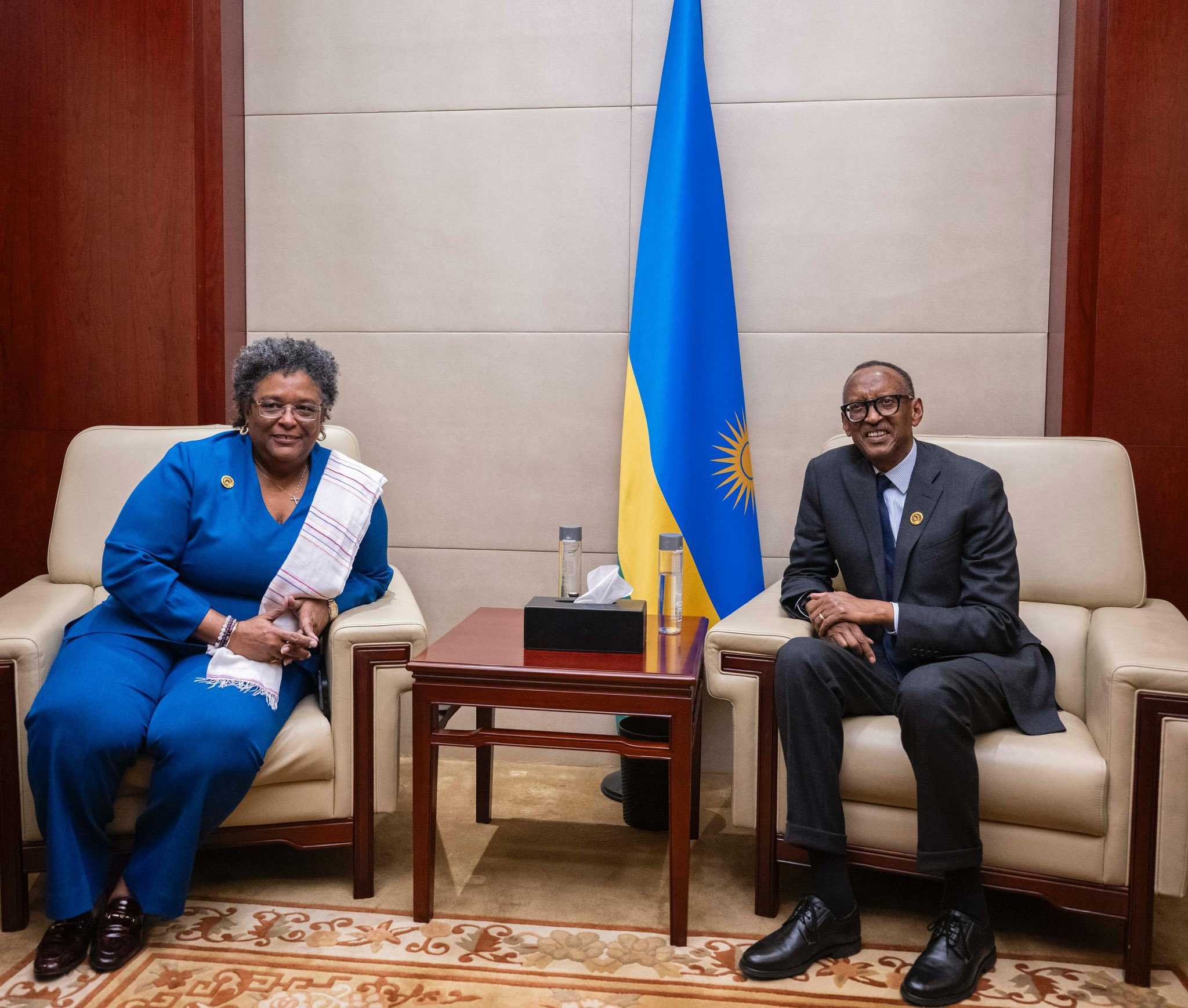 Perezida Kagame yaganiriye na Minisitiri w’Intebe wa Barbados, Mia Amor Mottley