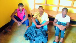 Nyamasheke: Abanyeshuri 3 barakekwaho kwiba bagenzi babo imyenda