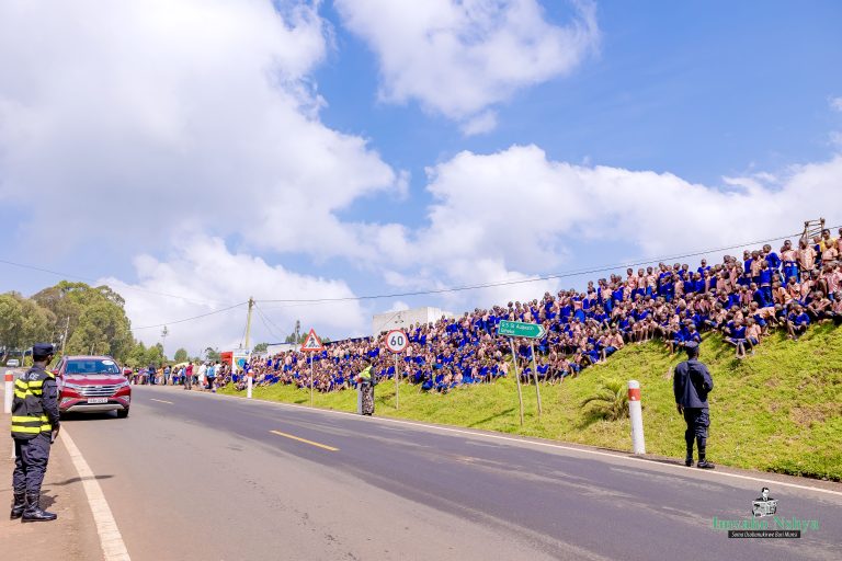 Tour du Rwanda: Uko byari byifashe mu muhanda Rusizi – Huye (Amafoto)