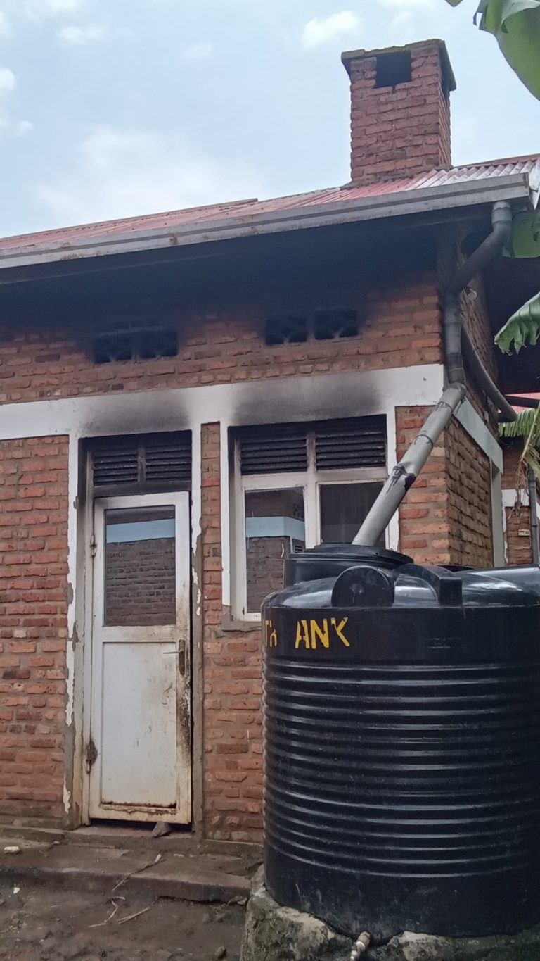 Rutsiro: Abatuye Umudugudu w’Icyitegererezo  wa Gitega barembejwe n’imyotsi
