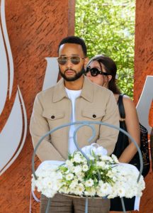Icyamamare mu muziki John Legend yasuye Urwibutso rwa Jenoside rwa Kigali
