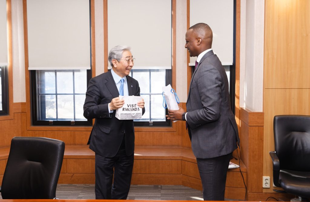 U Rwanda na Koreya y’Epfo baganiriye ku kurushaho guteza imbere ubuvuzi