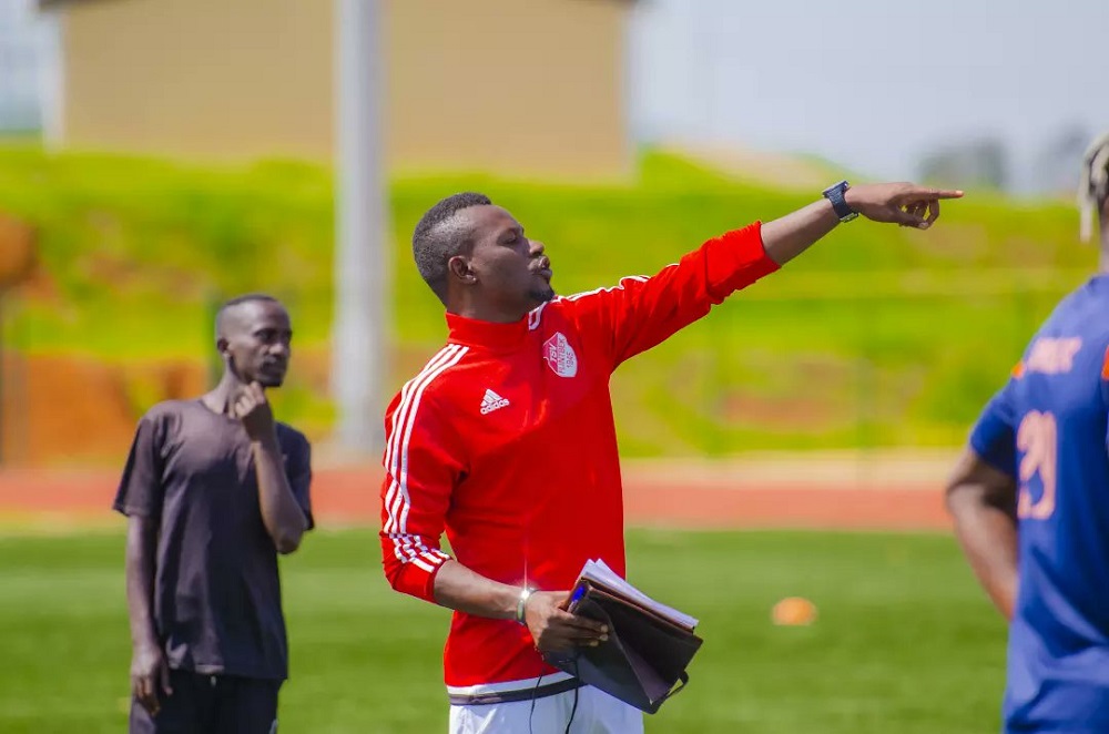 Seninga Innocent yongeye kugirwa umutoza mukuru wa Etincelles FC