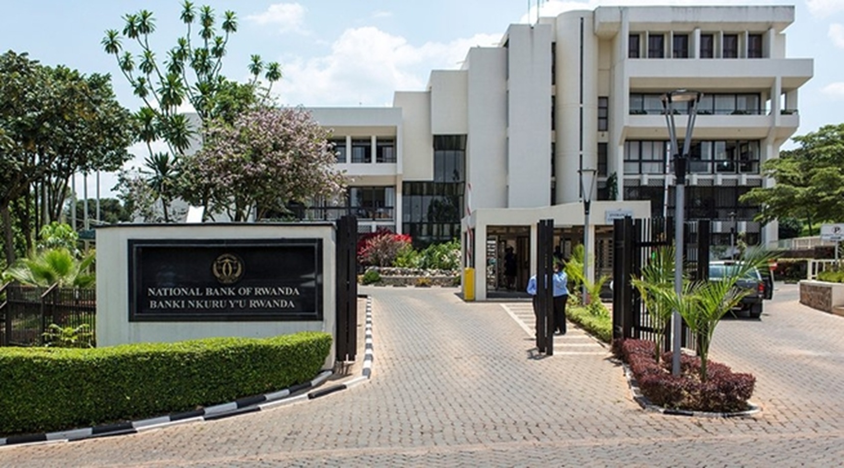 BNR yatahuye ibigo 4 byiba Abanyarwanda kuri murandasi