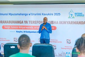 ‘Ururimi rw’Ikinyarwanda rwugarijwe ntiruteze kuzimira’