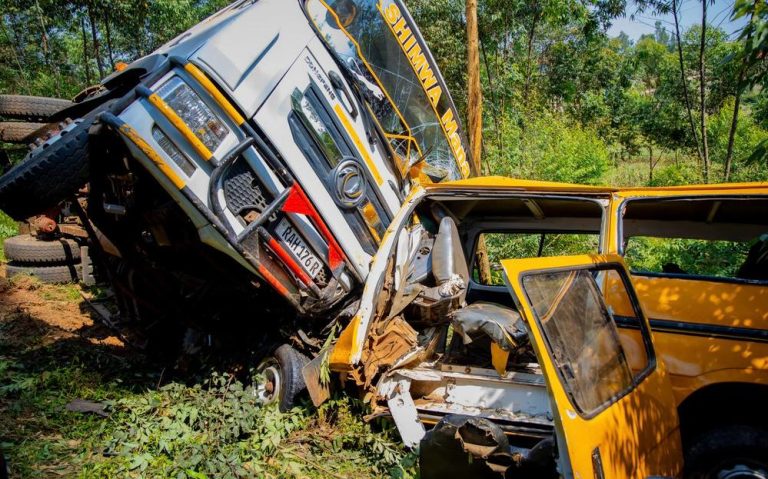 Kamonyi: Impanuka yakomerekeyemo 18 muri bo 5 barakomereka cyane