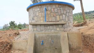 Gisagara: Amazi begerejwe yabakijije ingendo ndende bajya kuvoma ku makano